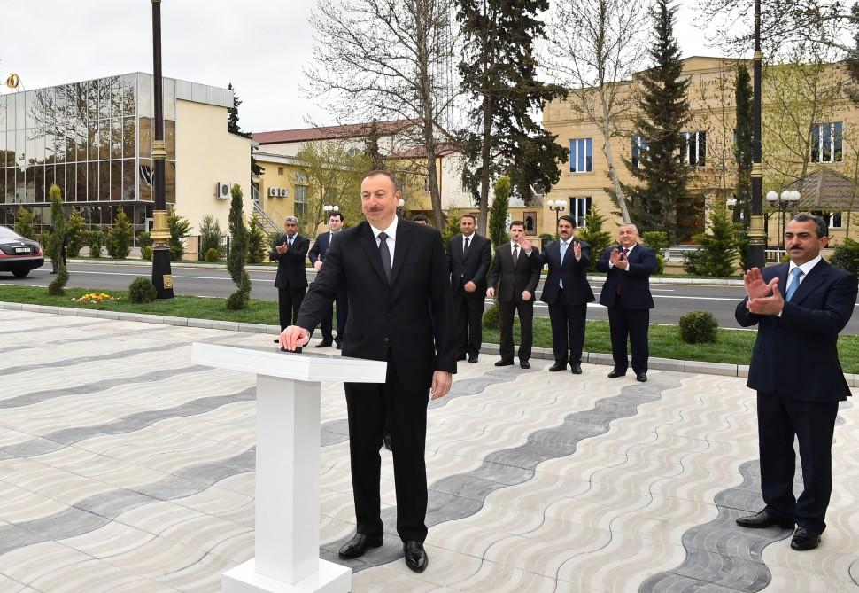 Президент Ильхам Алиев принял участие в церемонии сдачи в эксплуатацию систем водоснабжения в Саатлы (ФОТО)