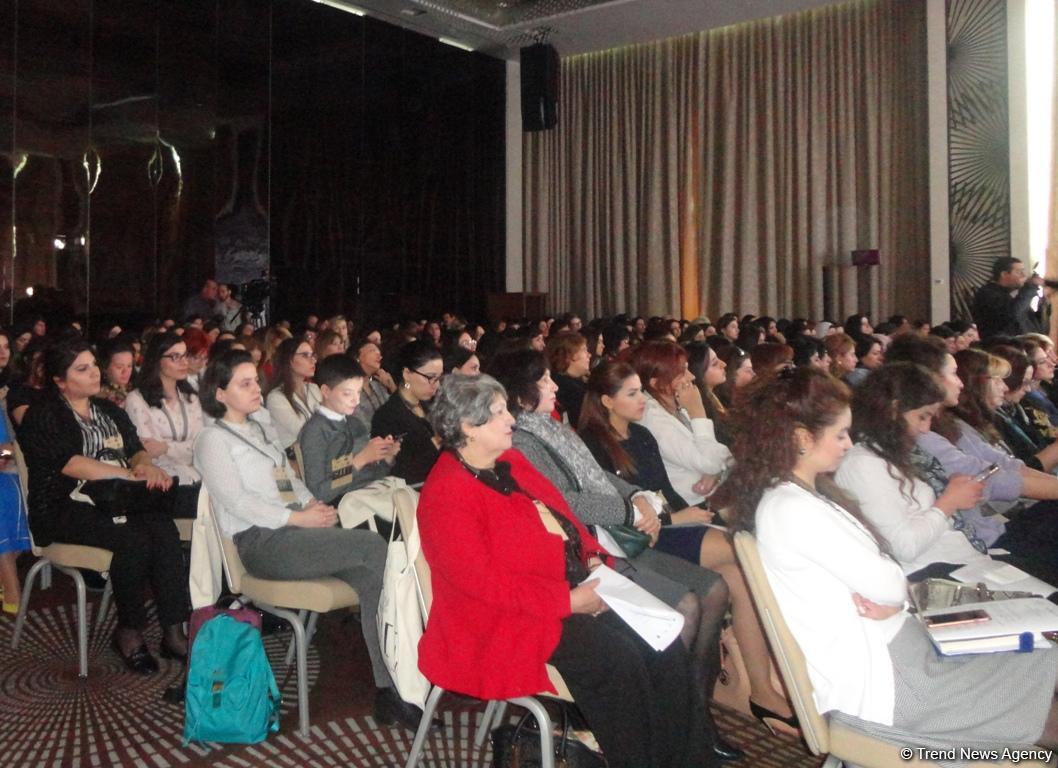 Впервые в Баку проходит Международный конгресс деловых женщин (ФОТО)