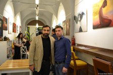 В Баку представлены живописные работы мастера спорта по вольной борьбе  (ФОТО)