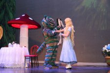 Ажиотаж вокруг шоу-мюзикла "Алиса - навстречу новым приключениям" (ФОТО)