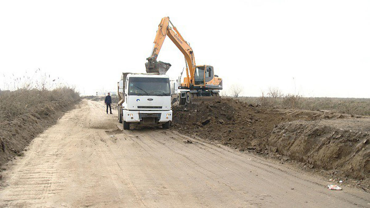 Salyan-Şirvan avtomobil yolunun 6 km-lik hissəsi hazırdır (FOTO/VİDEO)