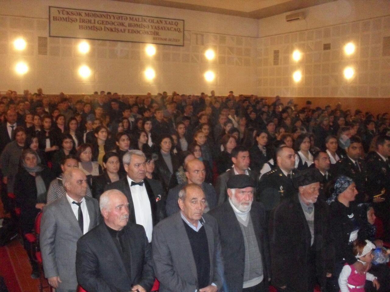 Aprel şəhidi Toğrul Fərəczadəyə həsr olunmuş "Daş heykəlin nağılı" kitabının təqdimatı oldu (FOTO)