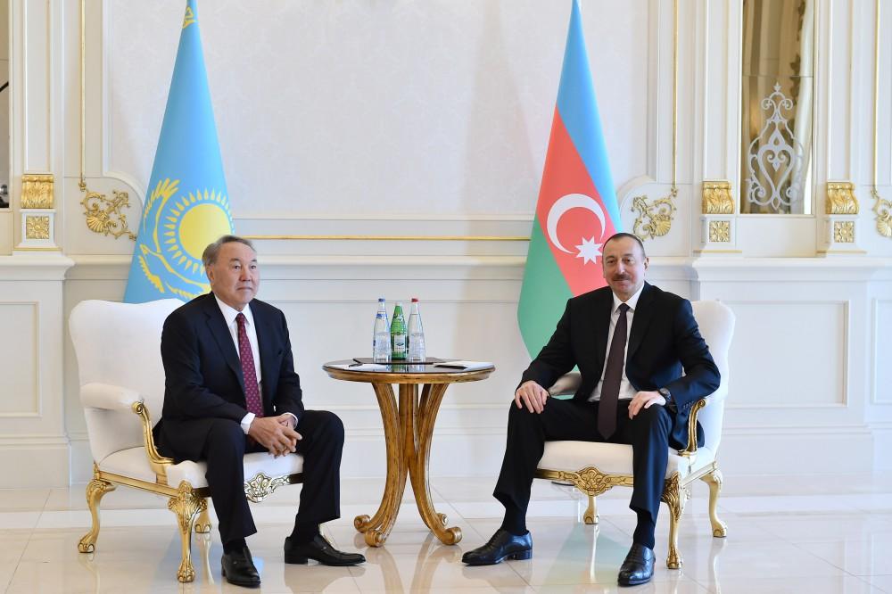 Azerbaijani, Kazakh presidents hold one-on-one meeting (PHOTO)