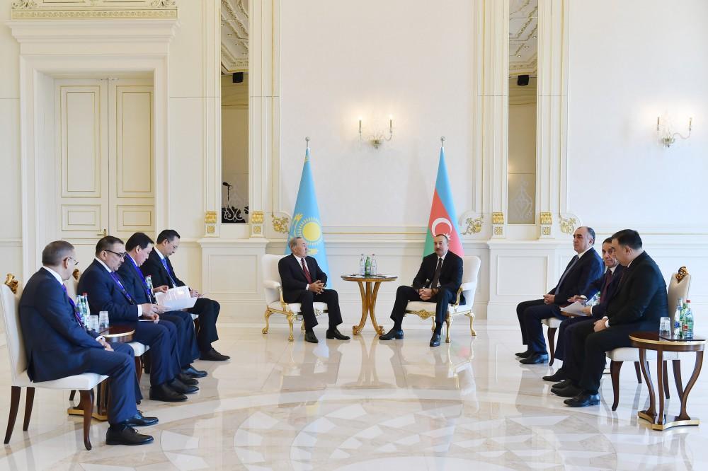 Azerbaijani, Kazakh presidents hold one-on-one meeting (PHOTO)