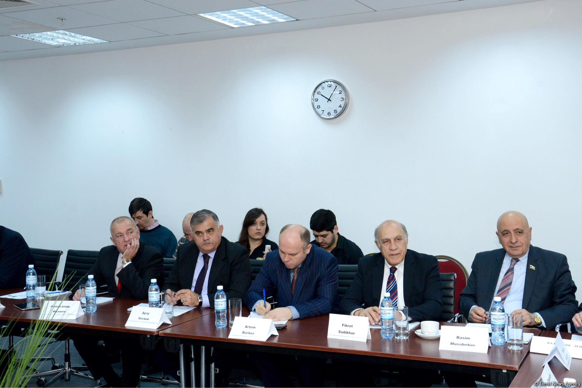 Round table on 25th anniversary of Azerbaijan-Russia ties kicks off in Baku (PHOTO)