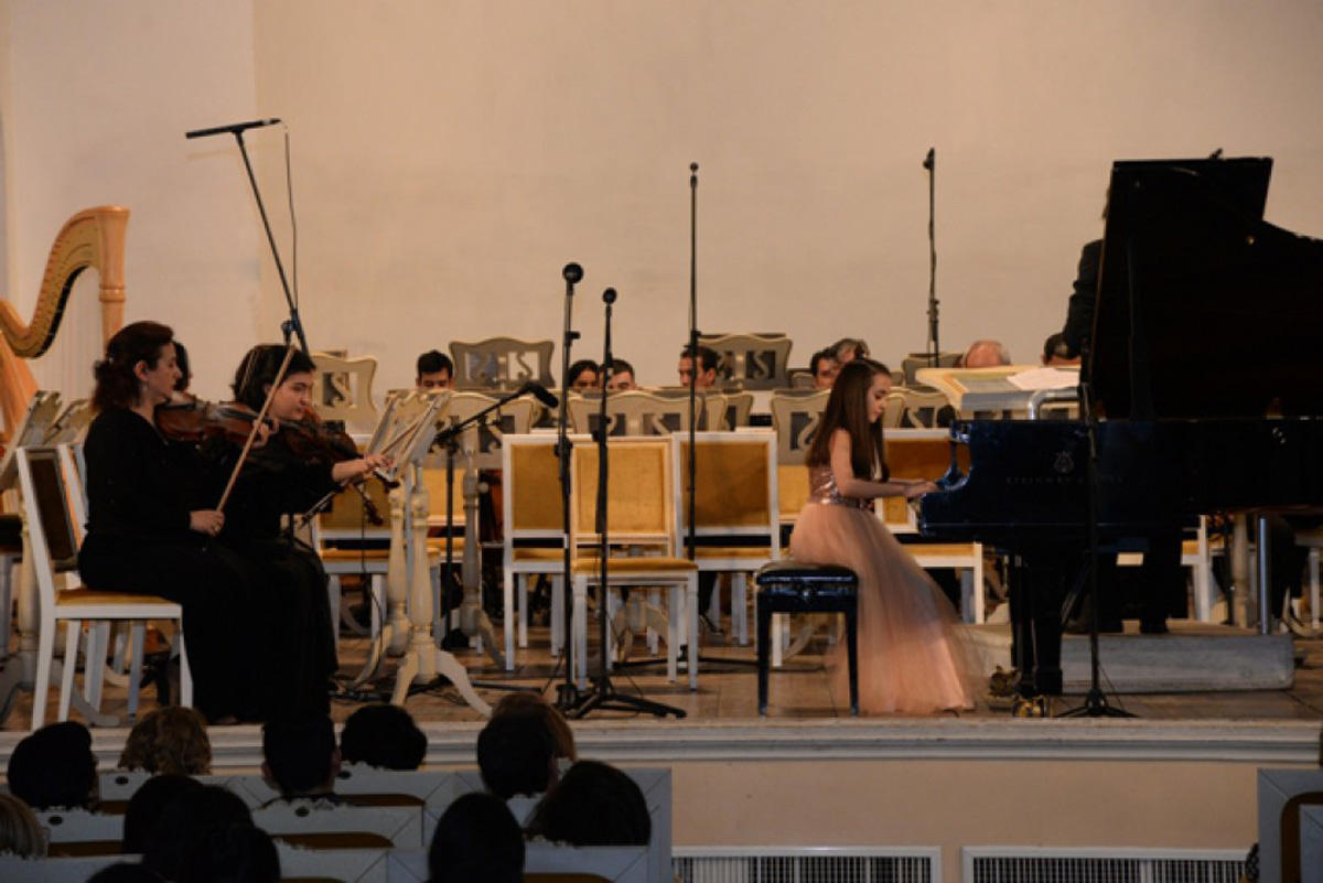 В Баку отметили юбилей музыкальной школы имени Шовкет Алекперовой (ФОТО)