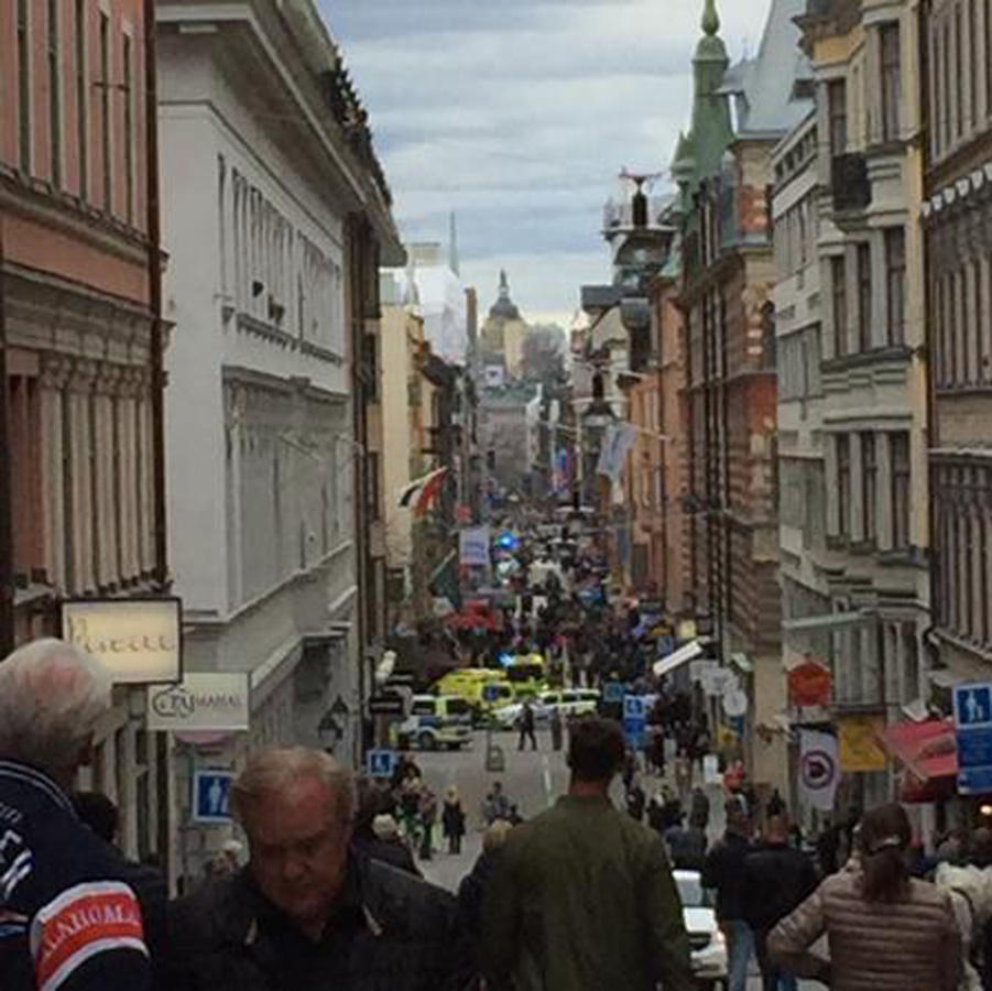 Stokholmda terror aktını törətməkdə şübhəli bilinən şəxs saxlanılıb (FOTO, VİDEO) (YENİLƏNİB-2)