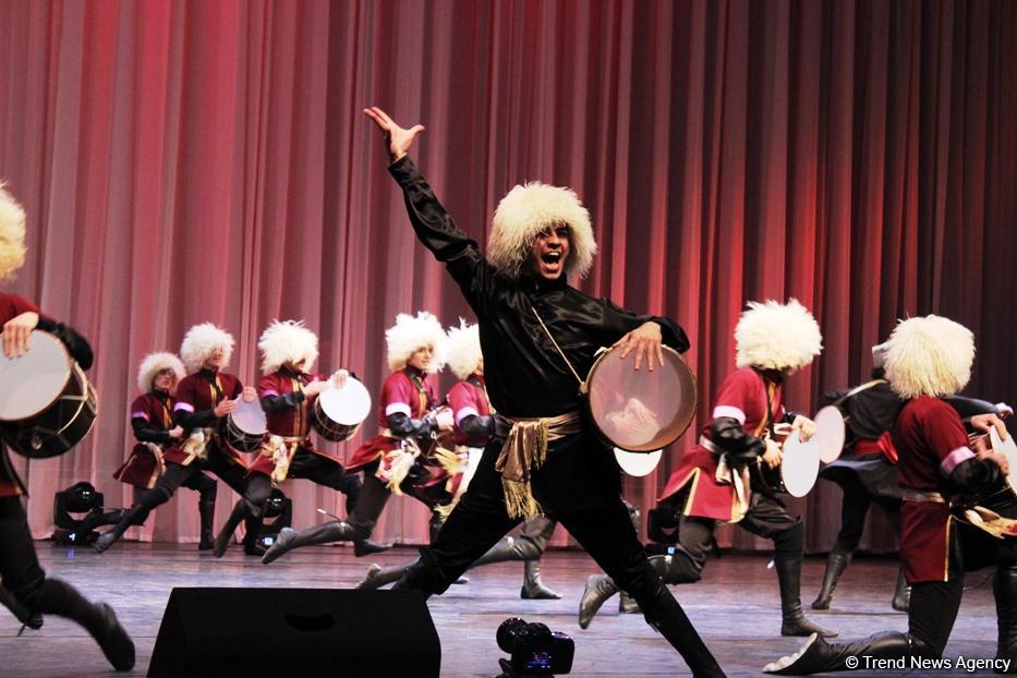 Гостям Исламиады представлено музыкальное и танцевальное искусство Азербайджана (ФОТО) - Gallery Image
