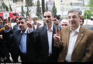 Ahmadinejad disqualified, police reinforced in Tehran