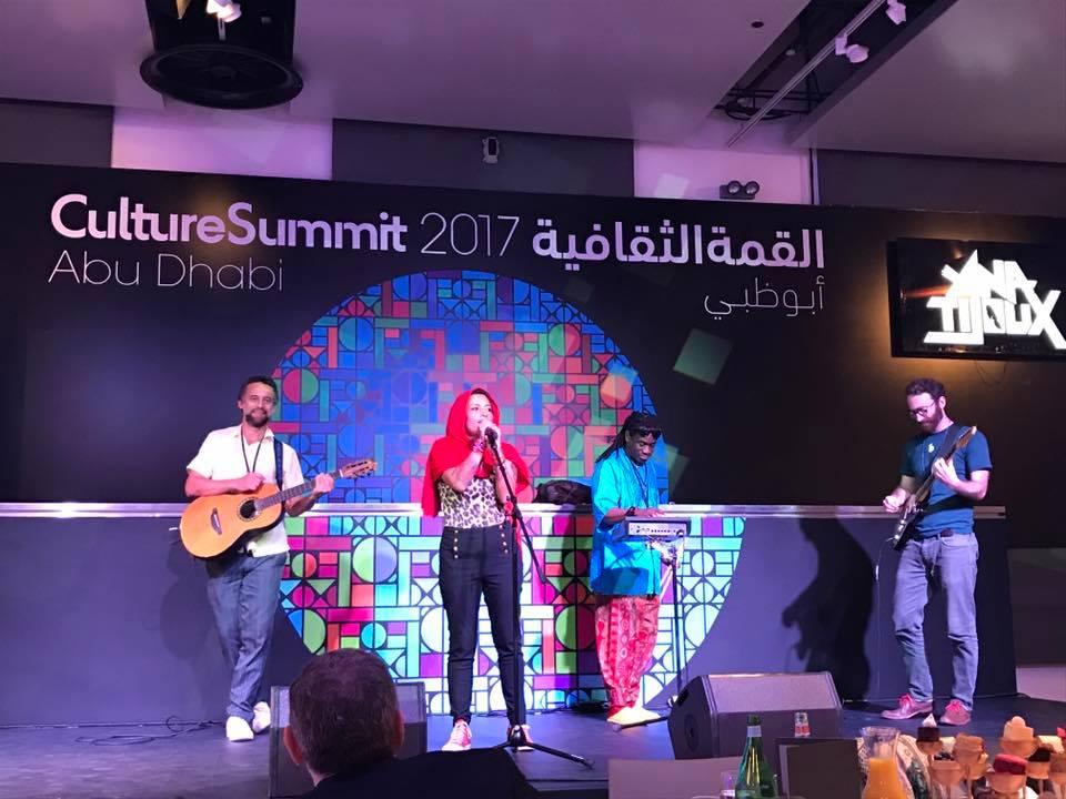 Азербайджанский художник принимает участие в Глобальном саммите по культуре в Абу-Даби (ФОТО)