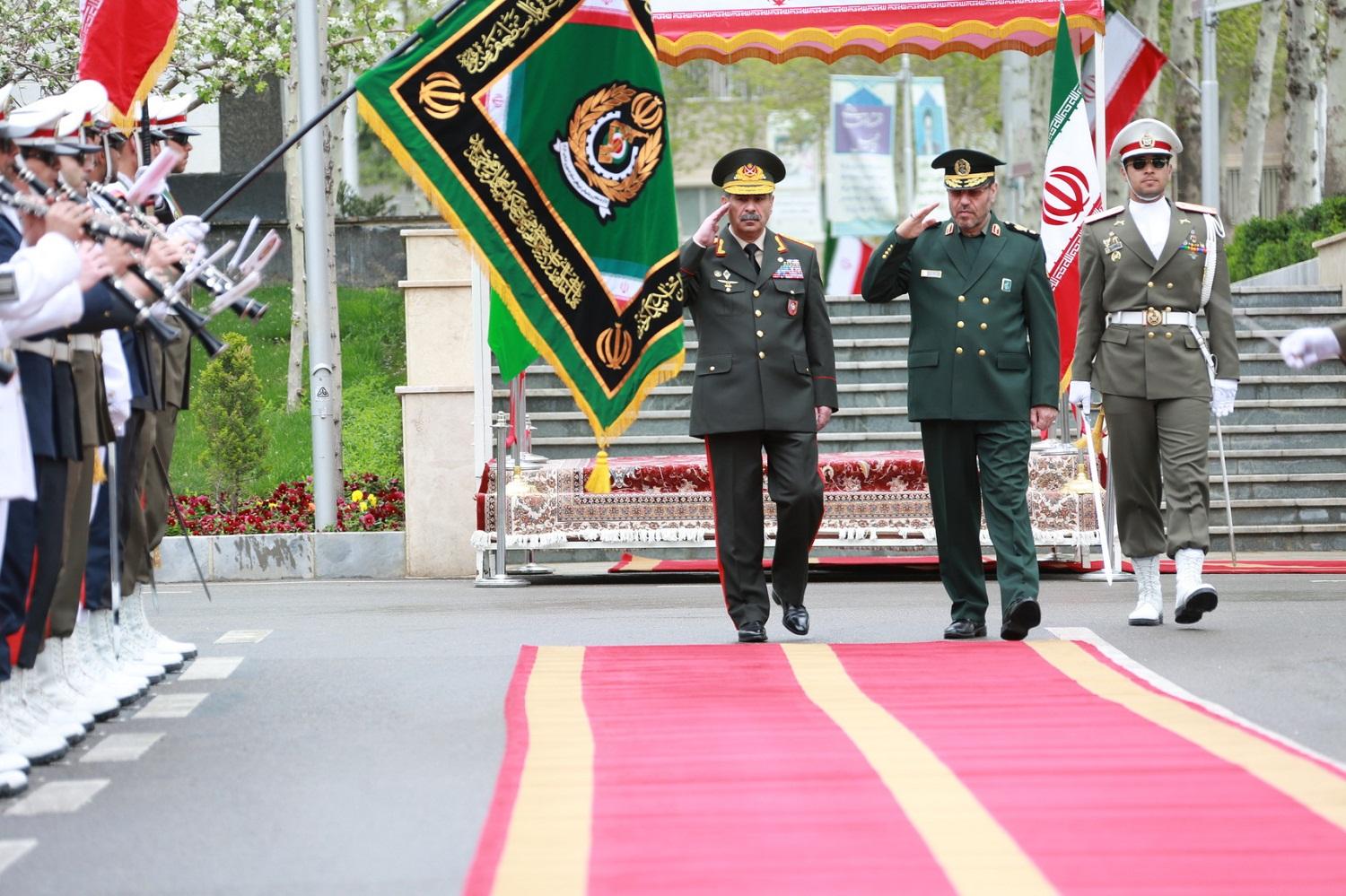 İran müdafiə naziri Dağlıq Qarabağ münaqişəsinin sülh yolu ilə nizamlanmasına çağırır (FOTO)