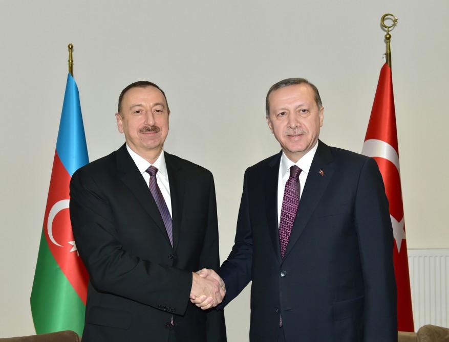 Cumhurbaşkanı İlham Aliyev Cumhurbaşkanı Recep Tayyip Erdoğan'ı tebrik etti
