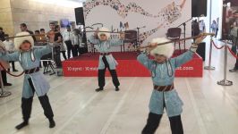 Musiqi məktəblərinin Bakı Şopinq Festivalında iştirakı davam edir (FOTO)