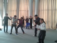Бакинские школьники участвуют в постановке ТЮЗа (ФОТО)