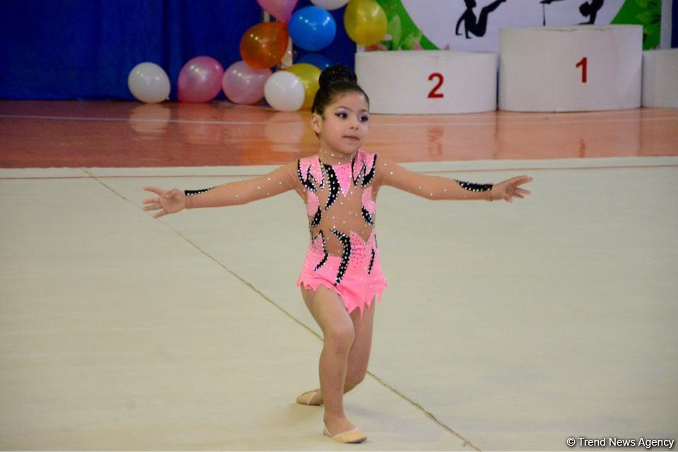 В Баку состоялось открытое первенство по художественной гимнастике "AURA" (ФОТО) - Gallery Image