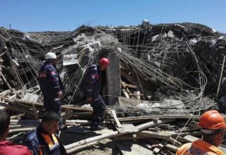 Residential building collapses in Turkey after explosion
