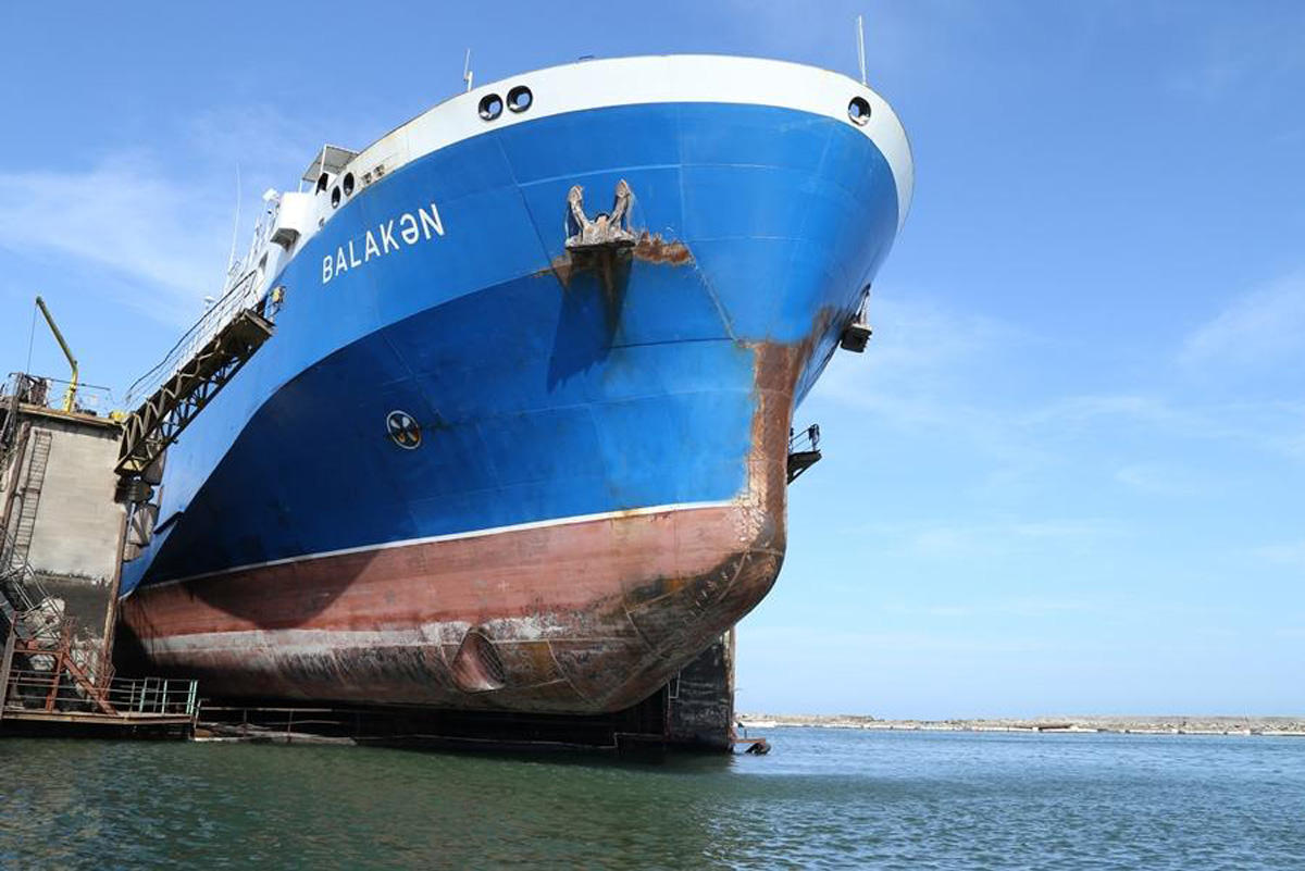 На судоремонтно-строительном заводе «Зых» завершился ремонт паромного судна «Балакен»