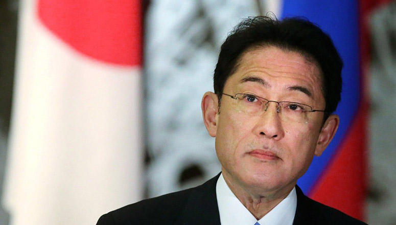 Премьер Японии назвал борьбу с коронавирусом приоритетной в новом году