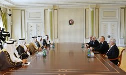 Ilham Aliyev receives delegation led by Saudi Arabian minister (PHOTO)
