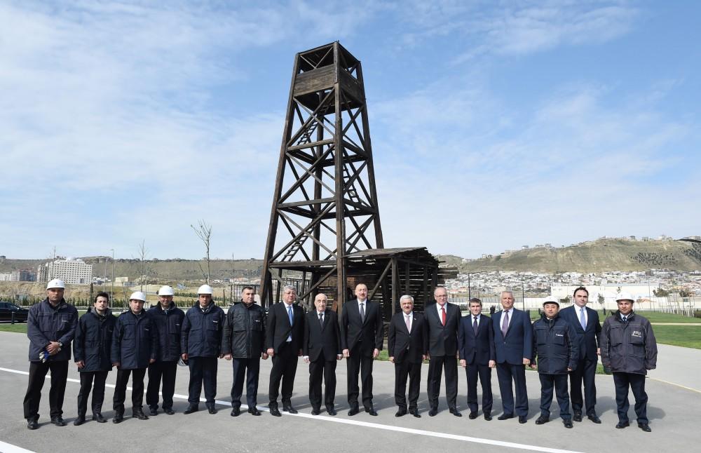 Ilham Aliyev views oil well in Bibiheybat after reconstruction (PHOTO)