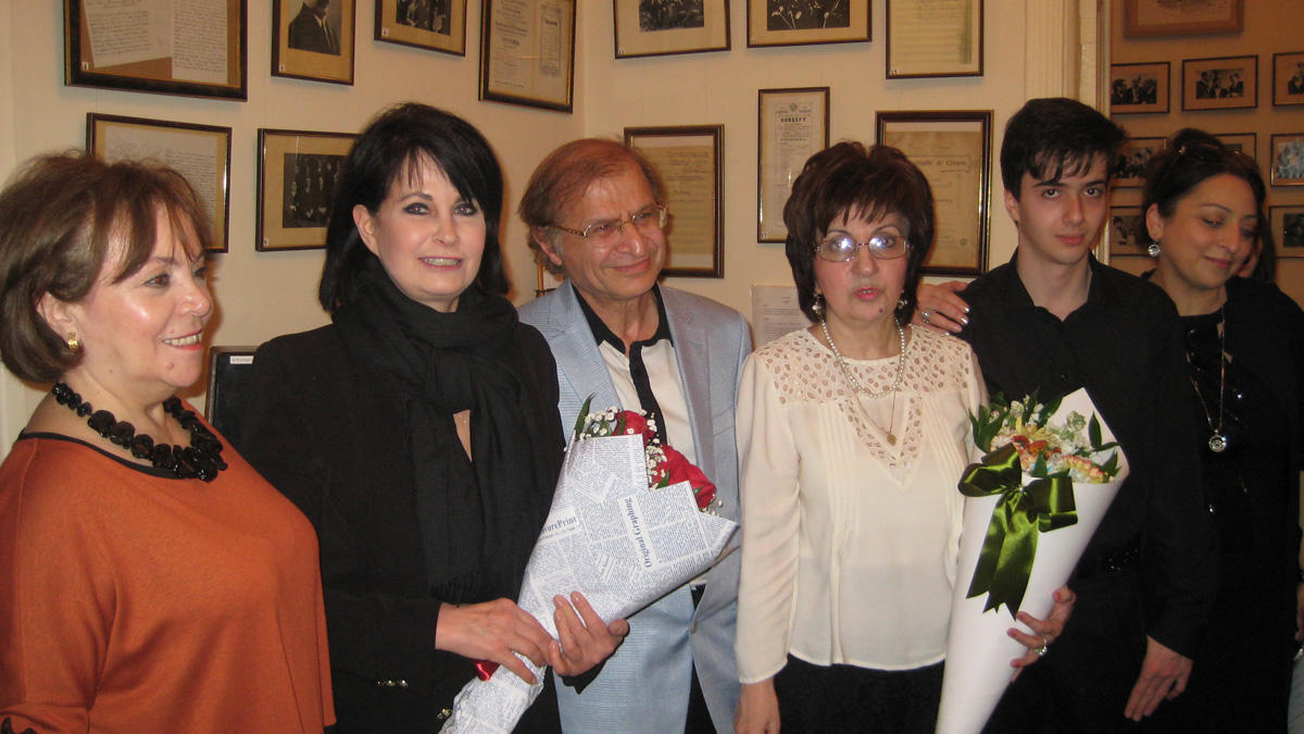 Дочь Мстислава Ростроповича посетила родной дом отца в Баку (ФОТО)