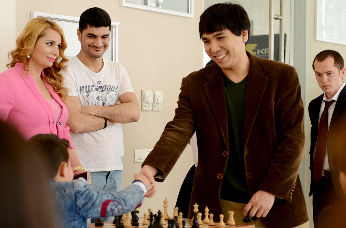 Футбольные битвы на шахматном турнире в Азербайджане. Интеллект или техника? (ФОТО)