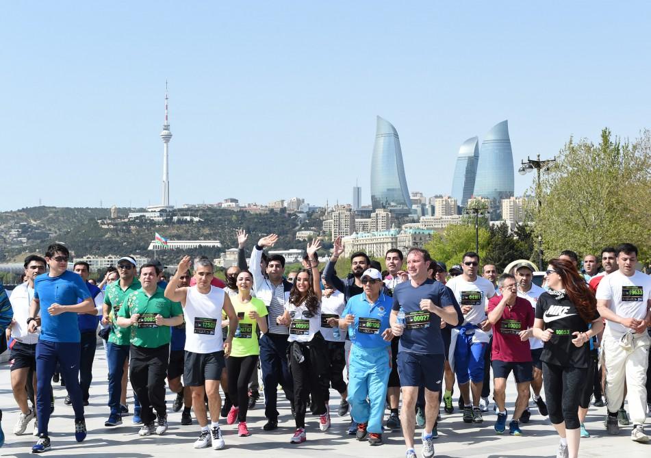 Вице-президент Фонда Гейдара Алиева Лейла Алиева приняла участие в "Бакинском марафоне 2017" (ФОТО)
