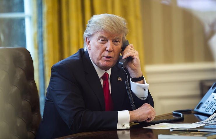 Donald Tramp Filippin prezidenti ilə telefonla danışıb