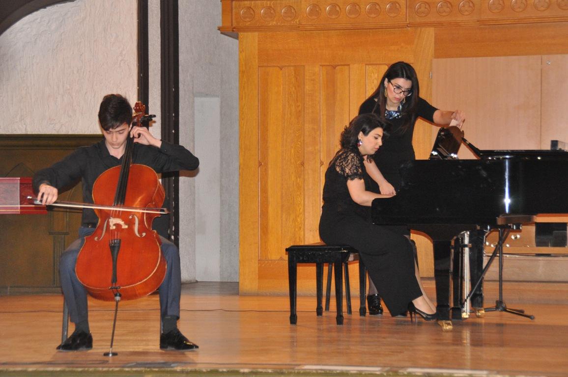 Молодые музыканты в Баку поразили публику виртуозностью исполнения (ФОТО) - Gallery Image