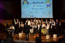 В Баку впервые прошел необычный концерт детей с аутизмом "Зажги синим" (ФОТО)