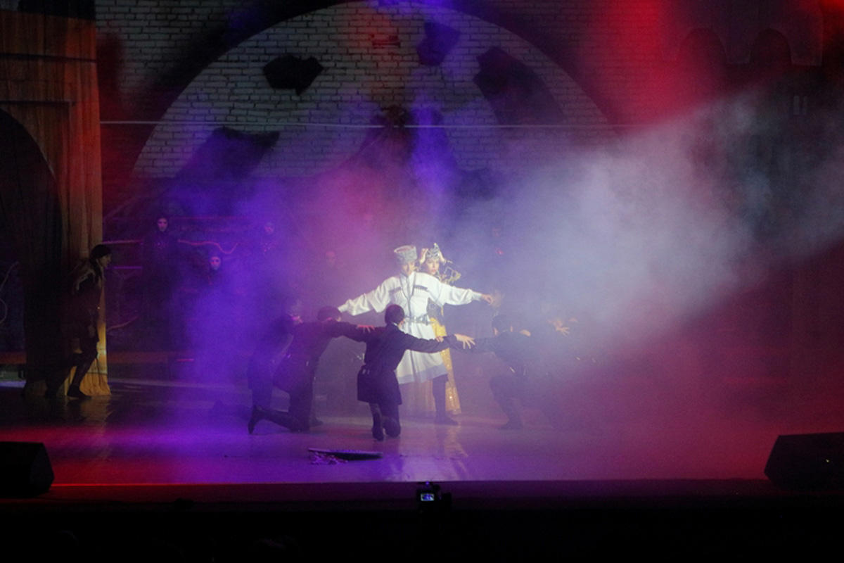 День культуры Азербайджана в Красноярске - грандиозный праздник танца и музыки (ФОТО)