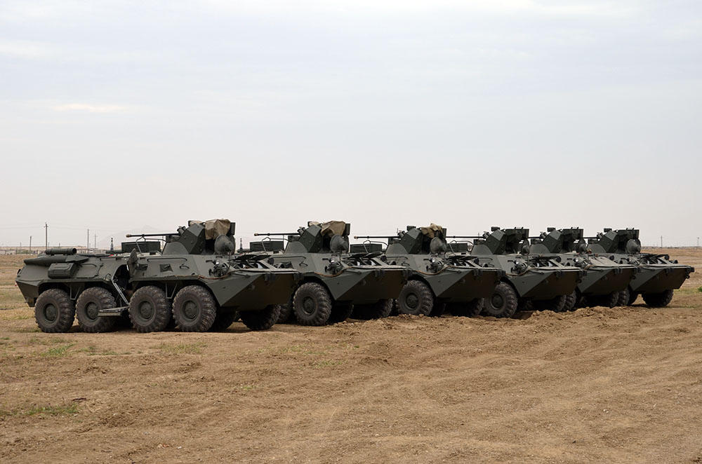 Доставленная в Азербайджан из России новая военная техника принята на вооружение (ВИДЕО)