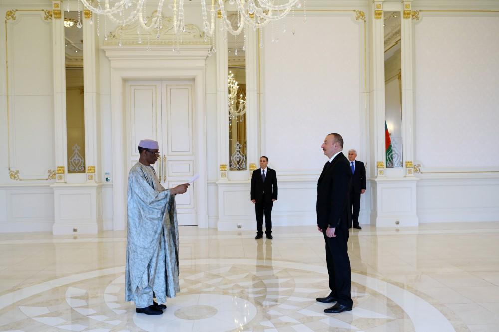 Президент Ильхам Алиев принял верительные грамоты новоназначенного посла Мали (ФОТО) (версия 2)
