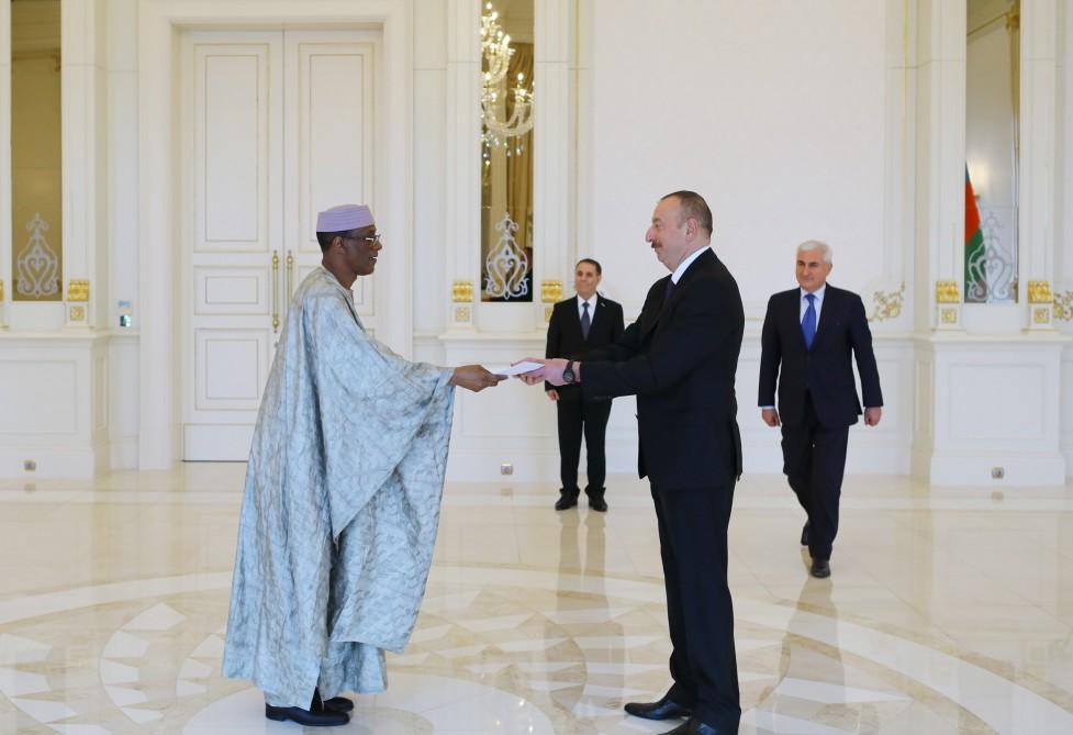 Президент Ильхам Алиев принял верительные грамоты новоназначенного посла Мали (ФОТО) (версия 2) - Gallery Image