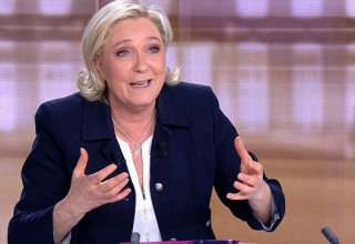 Le Pen leading in first round of presidential polls in France with 27.5%