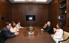 President Ilham Aliyev and first lady Mehriban Aliyeva meet with vice president of Bulgaria (PHOTO)