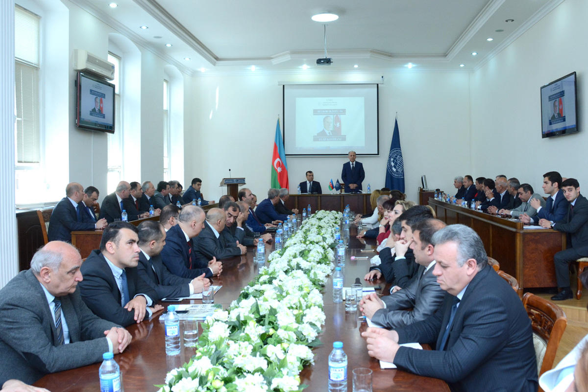 В UNEC пропагандируется наследие Общенационального лидера Гейдара Алиева (ФОТО)