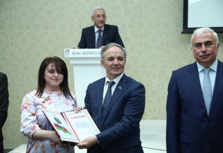 Сотрудник Trend стал победителем творческого конкурса на тему "Гейдар Алиев и экономические реформы" (ФОТО)