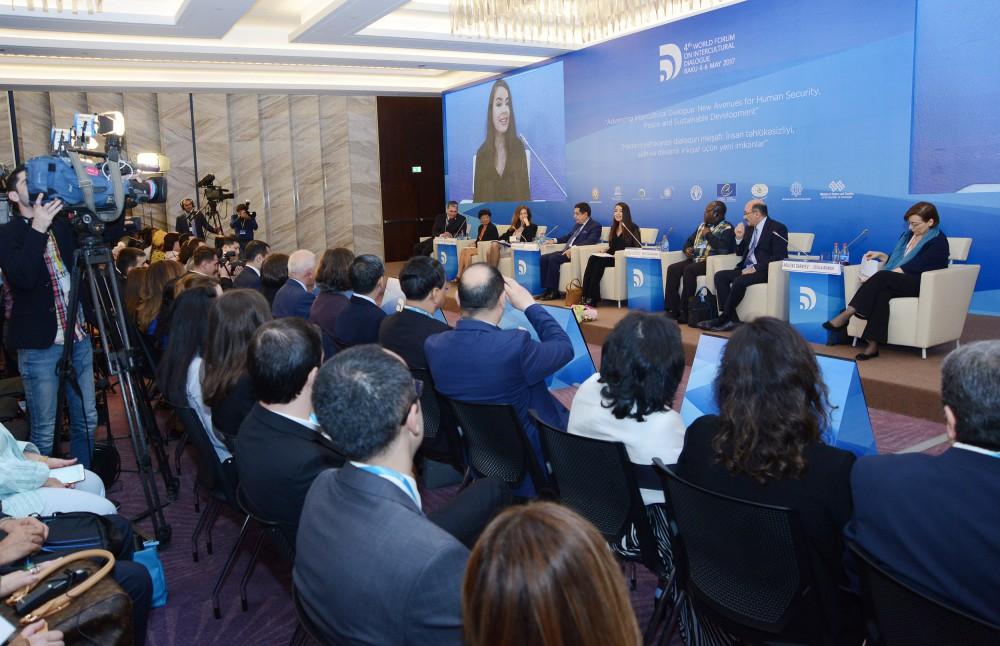 Вице-президент Фонда Гейдара Алиева Лейла Алиева: Диалог между культурами, людьми - единственный ключ к миру во всем мире (ФОТО)
