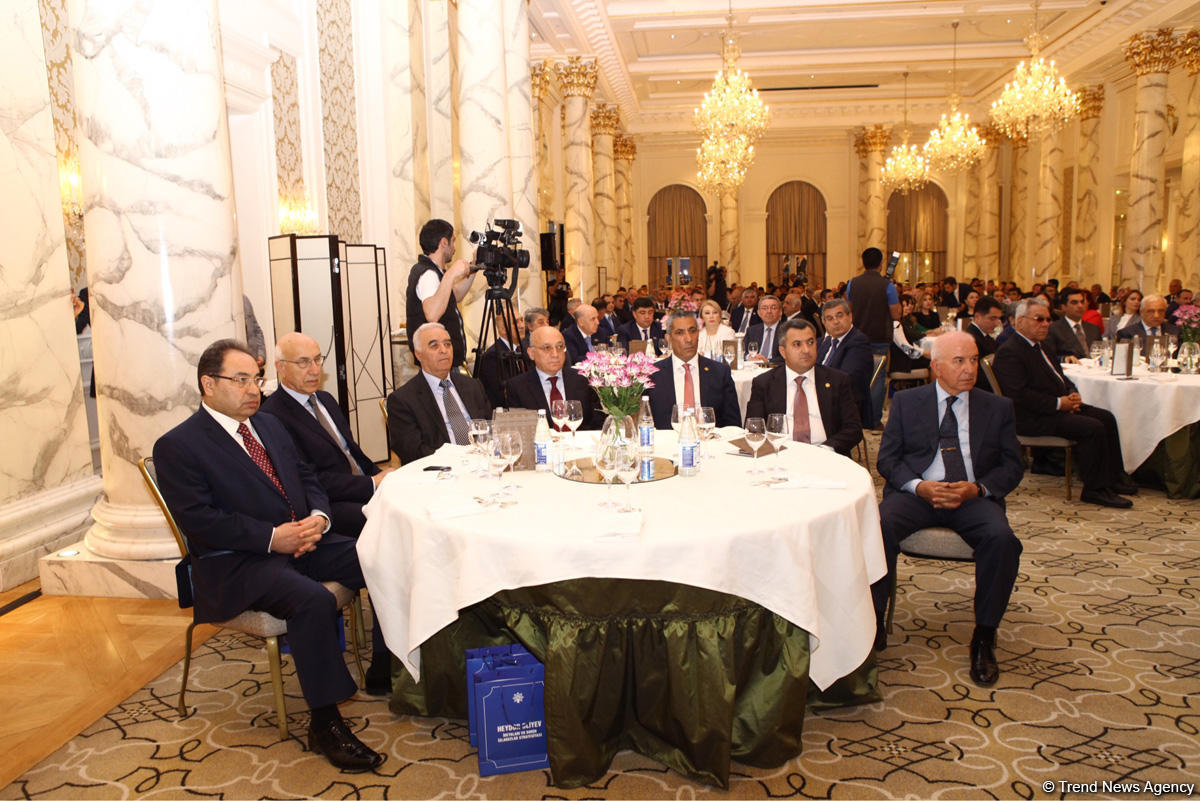 В Баку прошла конференция «Идеи и стратегия глубоких реформ Гейдара Алиева» (ФОТО)