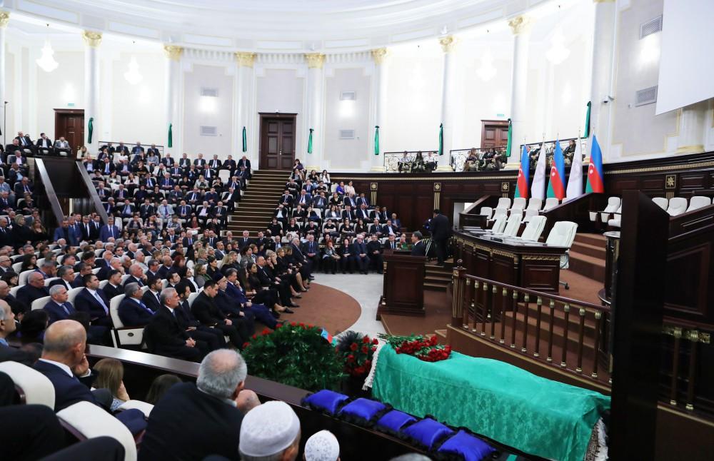 President Aliyev and his spouse attended farewell ceremony for acclaimed scientist, academician Rafiga Aliyeva (PHOTO)