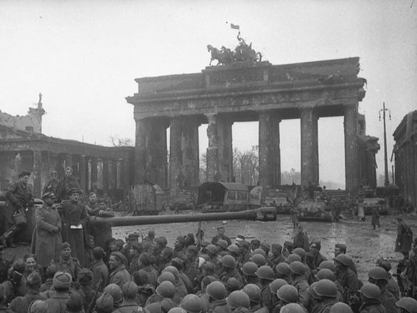 Как наши отцы штурмовали Вену и первыми водрузили знамя над Бранденбургскими воротами Берлина (ВИДЕО)