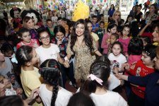 Вице-президент Фонда Гейдара Алиева Лейла Алиева приняла участие в празднике для детей, нуждающихся в особой заботе (ФОТО) - Gallery Thumbnail
