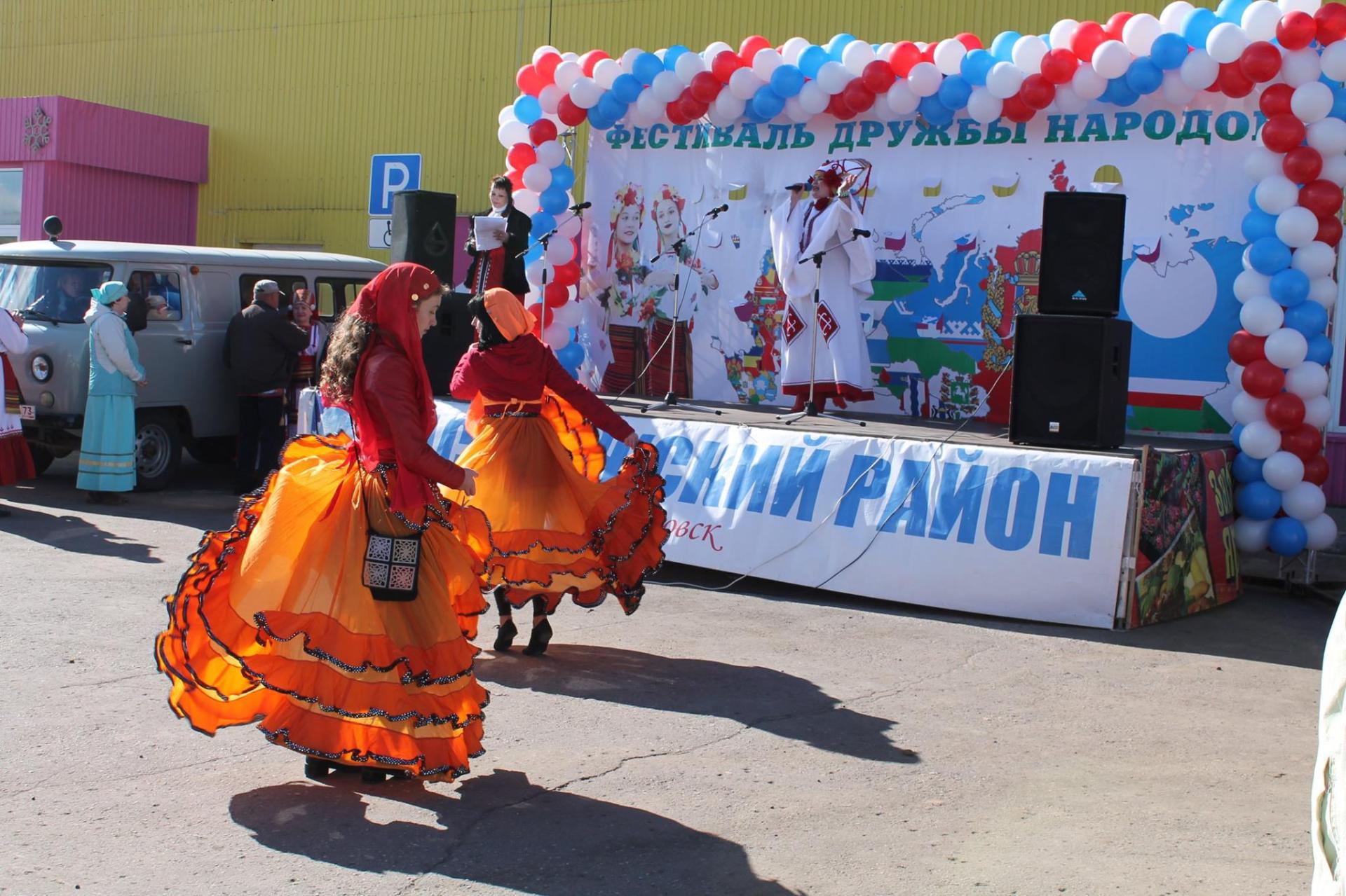 Азербайджанская культура и кухня на фестивале в Ульяновске (ФОТО)