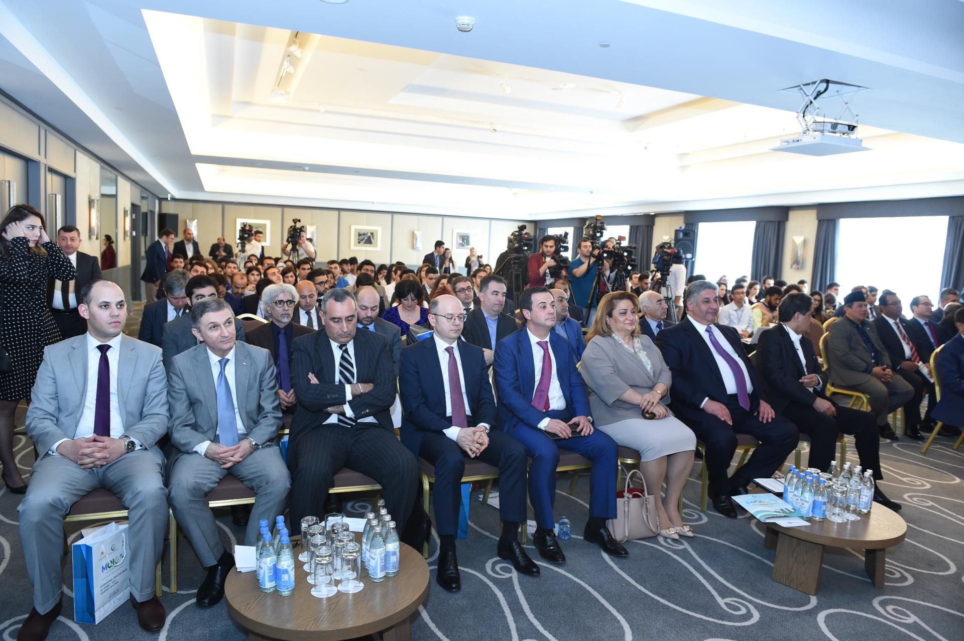 В Баку начал свою работу «Саммит молодых лидеров – Международной Модели ОИС» (ФОТО)
