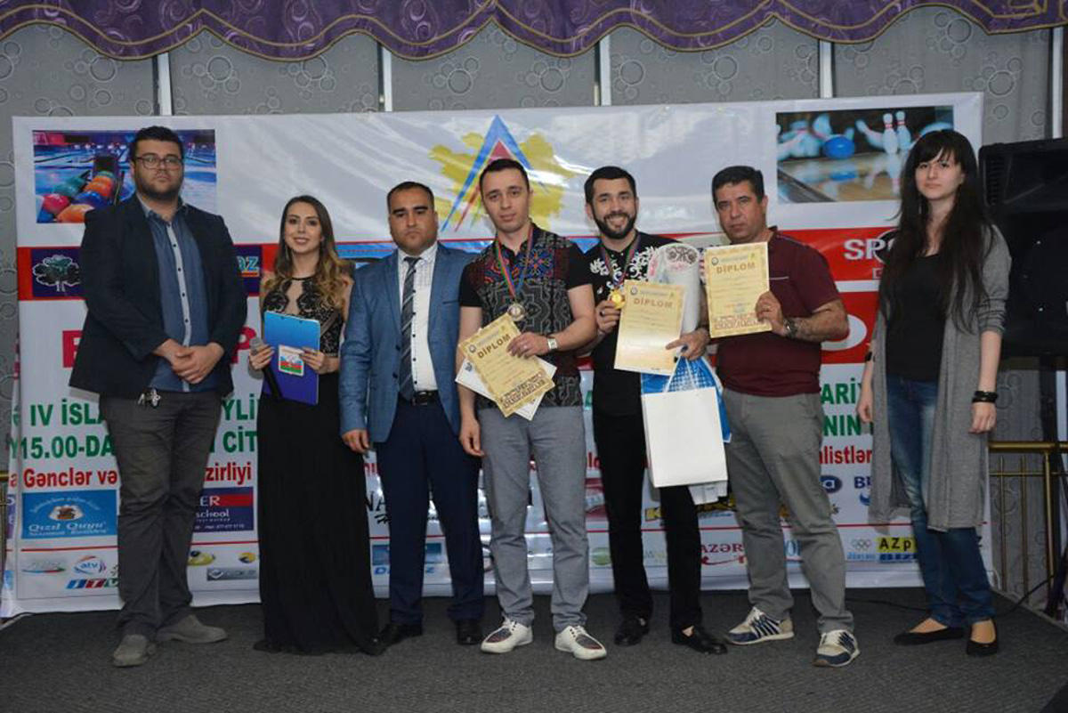 В Баку определились победители турнира по боулингу среди звезд и спортсменов (ФОТО)