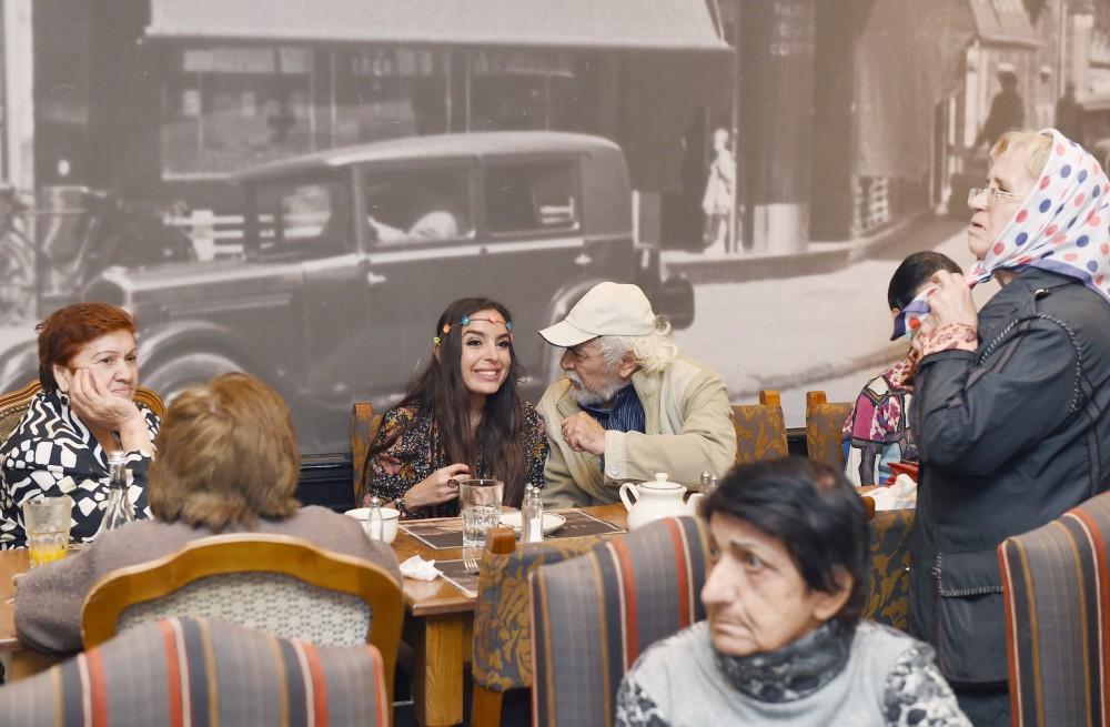 Вице-президент Фонда Гейдара Алиева Лейла Алиева встретилась с жителями пансионата для инвалидов войны и труда (ФОТО) - Gallery Image