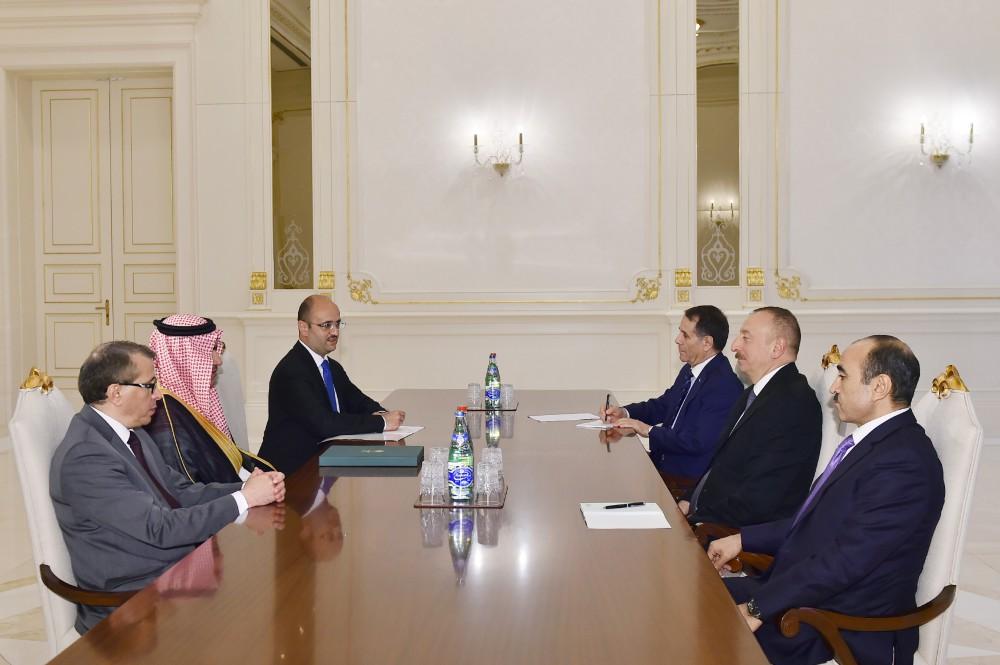 Ilham Aliyev receives Saudi state minister for Gulf affairs (PHOTO)