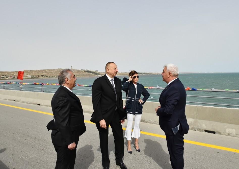 President Aliyev, first lady inaugurate new bridge in Pirallahi (PHOTO)