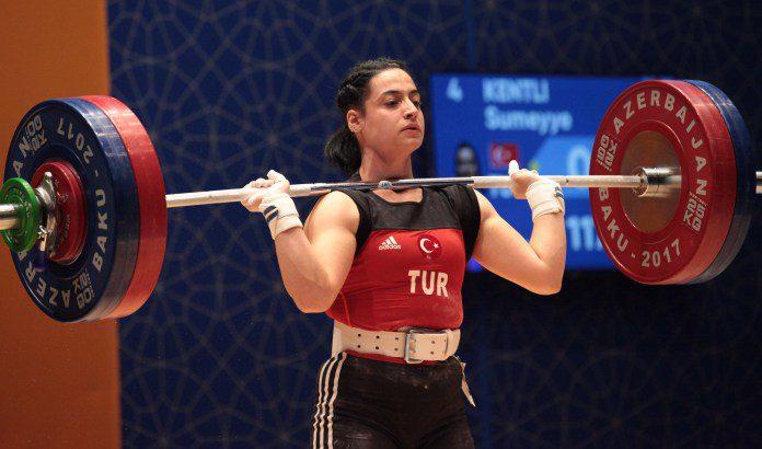 БАКУ-2017: Турецкая тяжелоатлетка завоевала "золото"